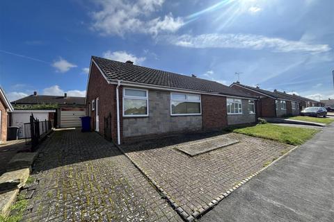 2 bedroom semi-detached bungalow for sale, Henhurst Ridge, Burton-On-Trent DE13