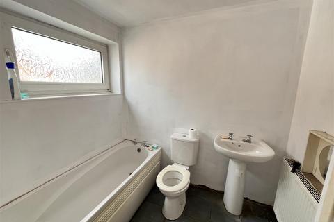 37 Henhurst Ridge, Burton-on-trent, DE13 9TH