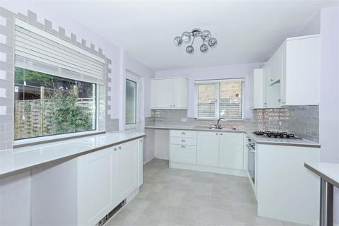 28 Ashwood Close, Worthing, BN11 2AF