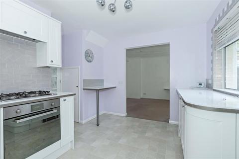 28 Ashwood Close, Worthing, BN11 2AF