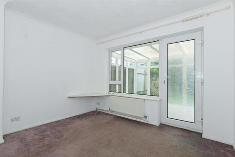 28 Ashwood Close, Worthing, BN11 2AF