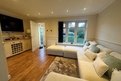 2 bedroom end of terrace house for sale, Lanes Close, Wombourne
