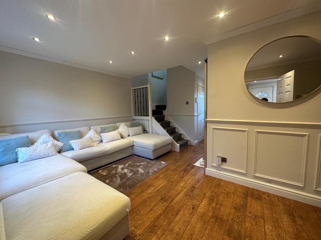 Lounge 1.jpg