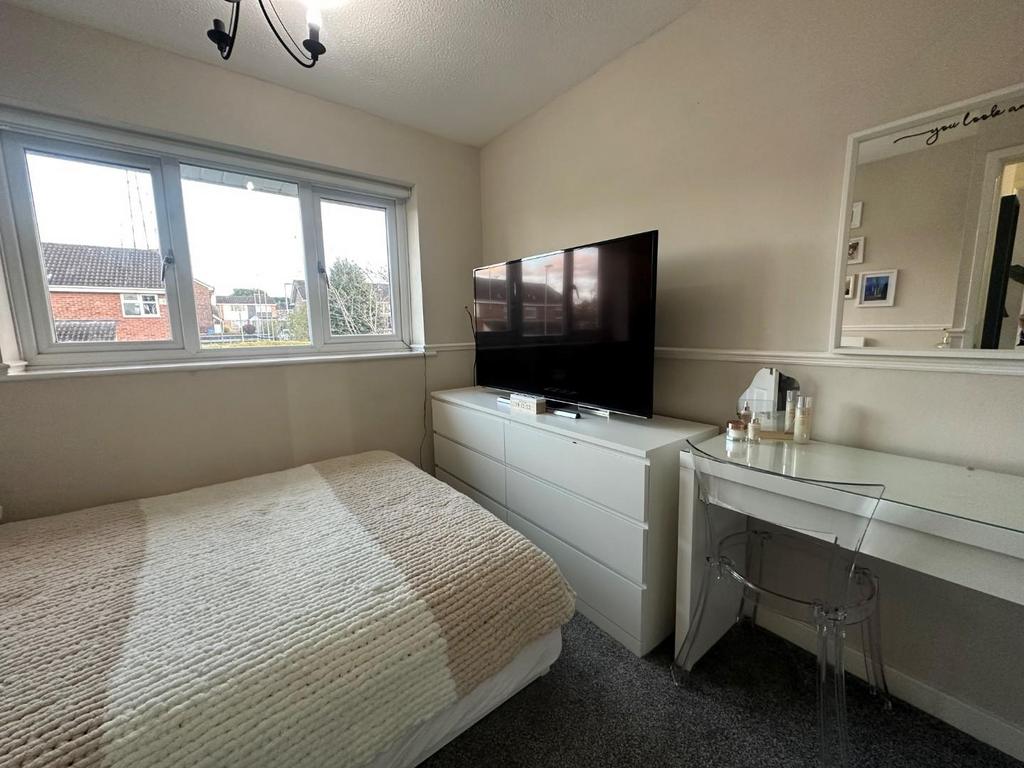 Bedroom 1..jpg