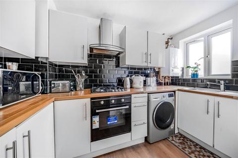 20 Gadwall Way, London, SE28 0DB