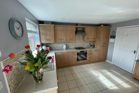 4 bedroom semi-detached house for sale, Merrybent Drive, Darlington DL2