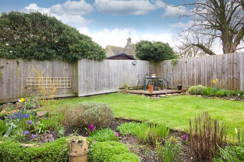 2 Brookside, Crudwell, Malmesbury, SN16 9EJ