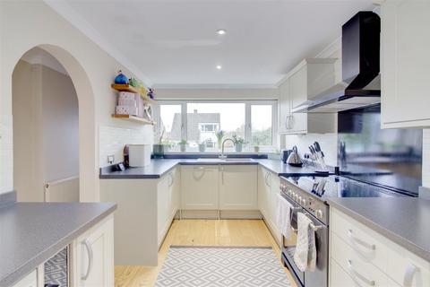 2 Brookside, Crudwell, Malmesbury, SN16 9EJ