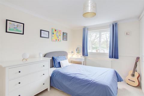 2 Brookside, Crudwell, Malmesbury, SN16 9EJ