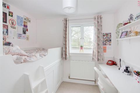 2 Brookside, Crudwell, Malmesbury, SN16 9EJ