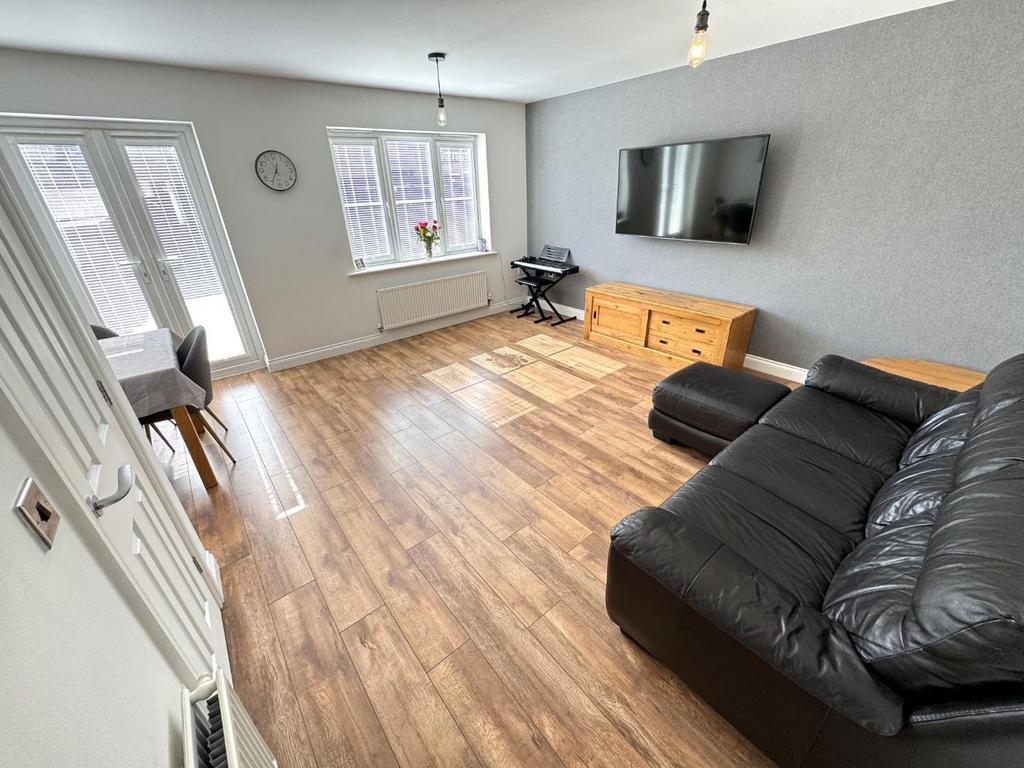 Lounge/dining