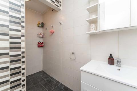 9 Chilham Close, Perivale, Greenford, UB6 8AR