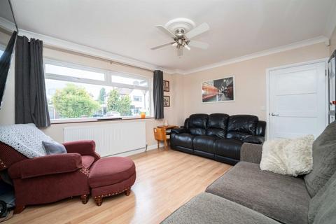9 Chilham Close, Perivale, Greenford, UB6 8AR
