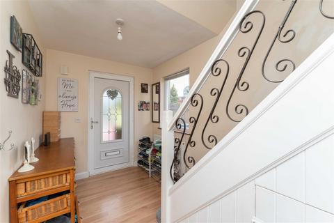 9 Chilham Close, Perivale, Greenford, UB6 8AR