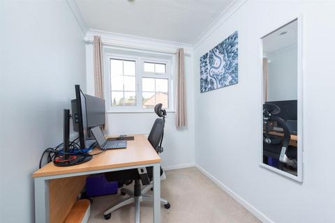 6 Alderwood, Chineham, Basingstoke, RG24 8TU
