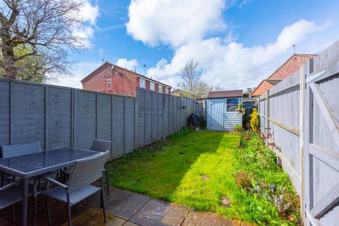 6 Alderwood, Chineham, Basingstoke, RG24 8TU