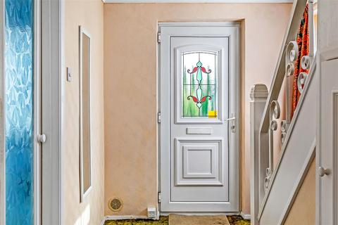 65 Berry Meade, Ashtead, KT21 1SF