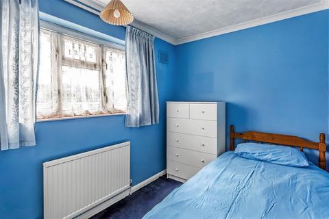 65 Berry Meade, Ashtead, KT21 1SF
