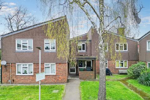 1 bedroom property for sale, Farthings Close, Chingford E4