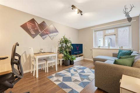 24 Farthings Close, London, E4 6JG