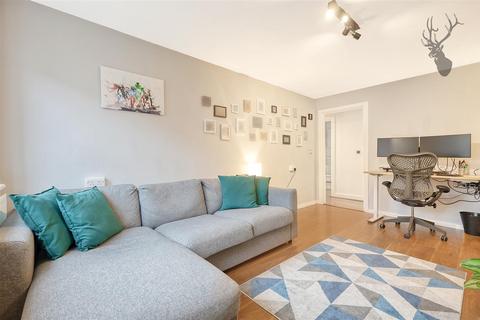 24 Farthings Close, London, E4 6JG