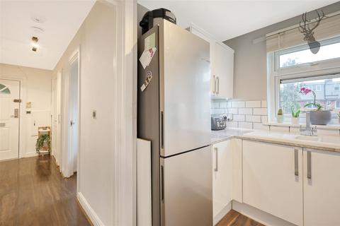 24 Farthings Close, London, E4 6JG