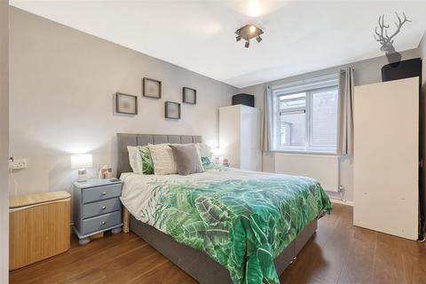 24 Farthings Close, London, E4 6JG