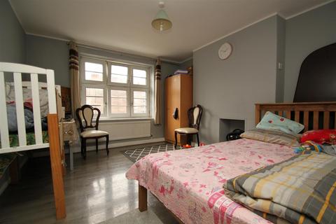 1 bedroom flat for sale, Sutton Street, London