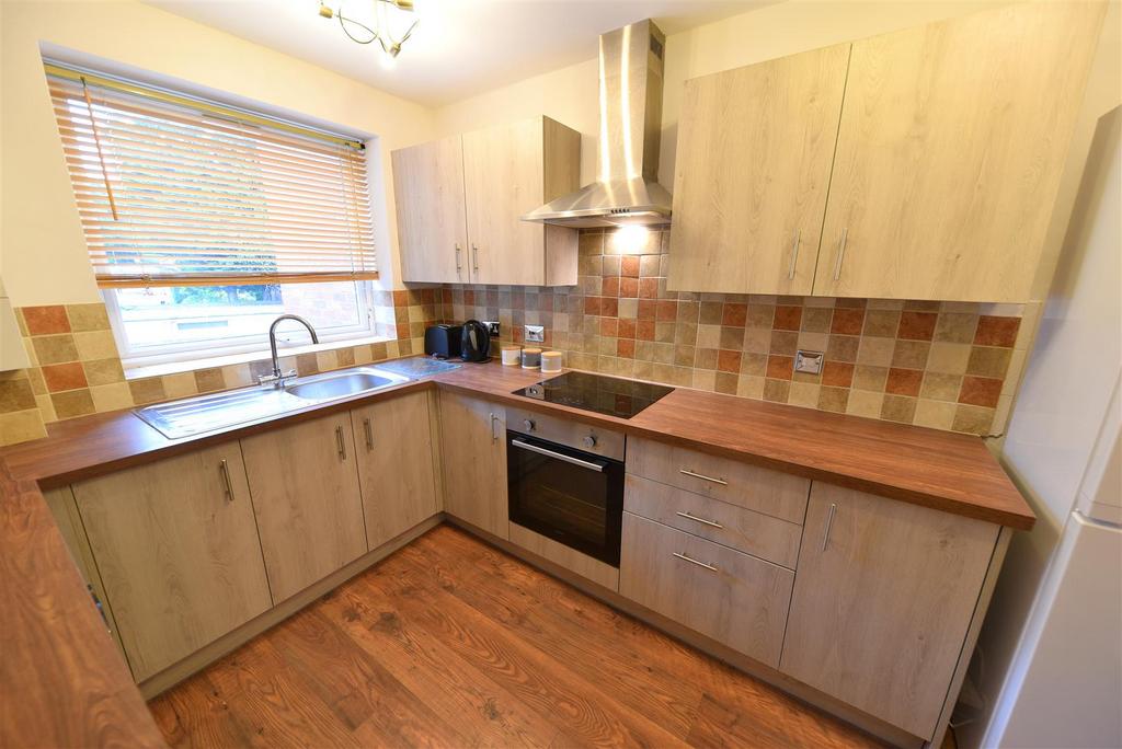 Kitchen2.JPG