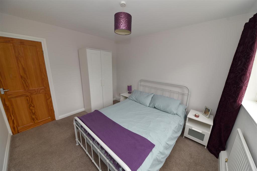 Bed2.2.JPG