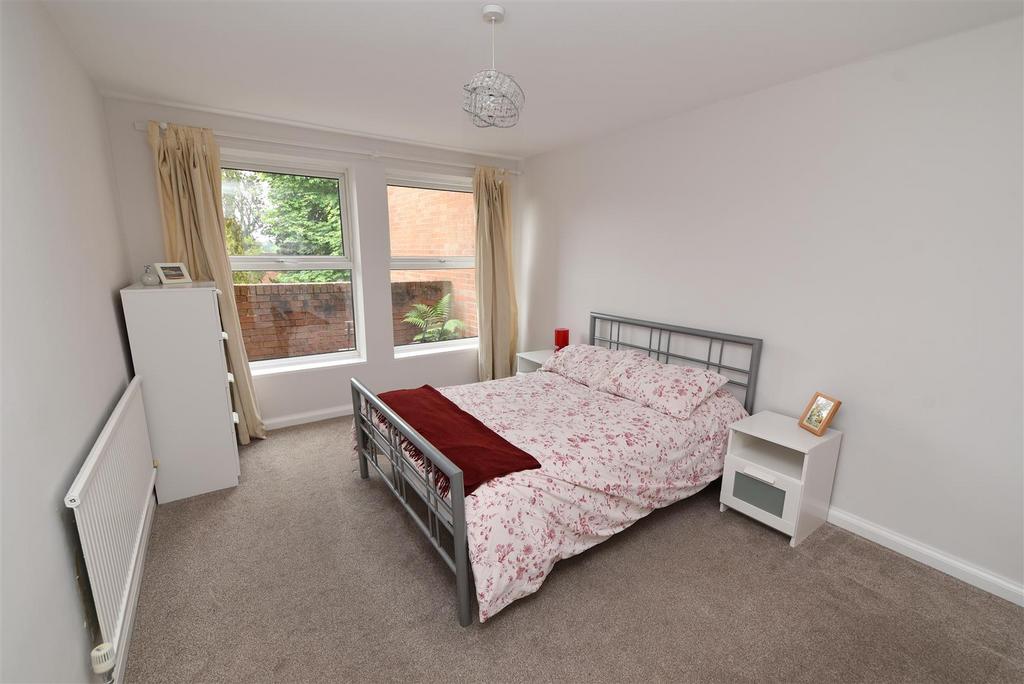 Bed1.2.JPG