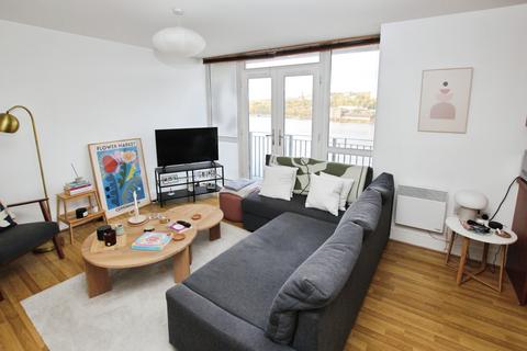 2 bedroom flat for sale, The Grainger, Gateshead, NE8