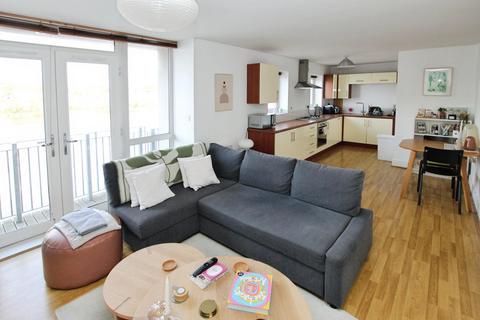 2 bedroom flat for sale, The Grainger, Gateshead, NE8