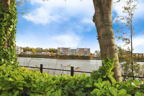 2 bedroom flat for sale, The Grainger, Gateshead, NE8