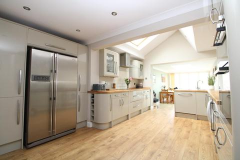 5 bedroom semi-detached house for sale, The Hall Close, Bury St Edmunds IP28