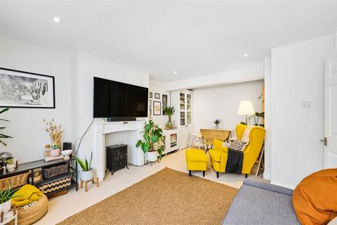 2 bedroom flat for sale, St. Leonards Road, East Sheen, SW14