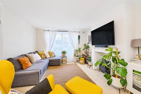 2 bedroom flat for sale, St. Leonards Road, East Sheen, SW14