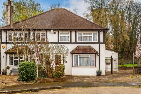 33 Horsley Close, Epsom, KT19 8HB