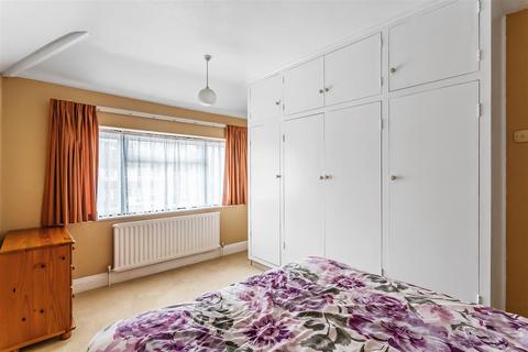 33 Horsley Close, Epsom, KT19 8HB