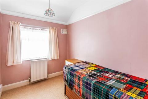 33 Horsley Close, Epsom, KT19 8HB