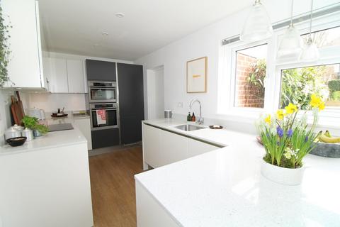 27c Kechill Gardens, Bromley, BR2 7NG
