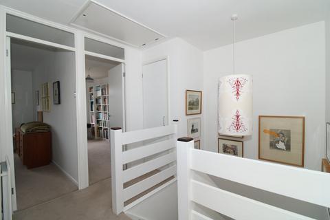 27c Kechill Gardens, Bromley, BR2 7NG