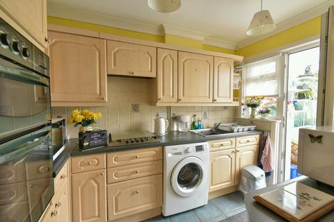 66 Peartree Lane, Bexhill-on-sea, TN39 4NS