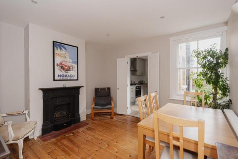 100 Church Side, Epsom, KT18 7SY