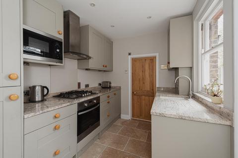 100 Church Side, Epsom, KT18 7SY