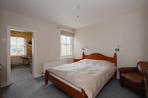 100 Church Side, Epsom, KT18 7SY