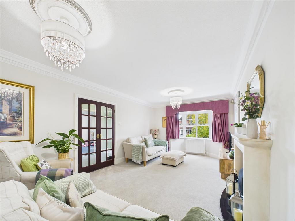 CAM03303 G0-PR0241-STILL004.jpg