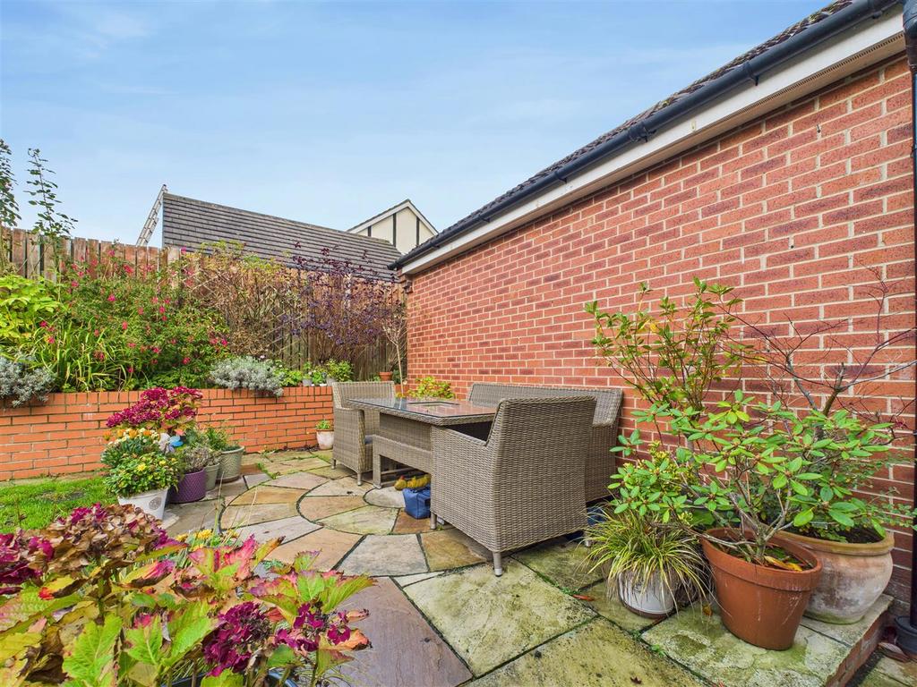 CAM03303 G0-PR0241-STILL019.jpg