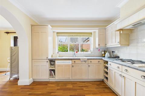 undefined, The Stray, South Cave