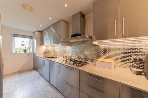 3 bedroom terraced house for sale, Morphou Road, Mill Hill, London
